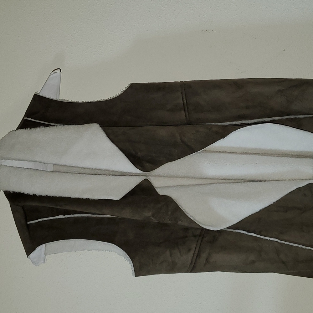 Olive tarmac ivory vest